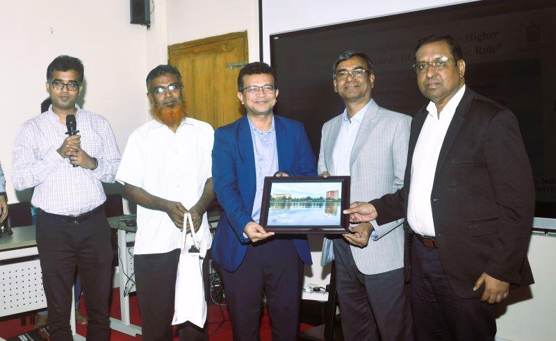 নোবিপ্রবিতে আইকিউএসির সেমিনার