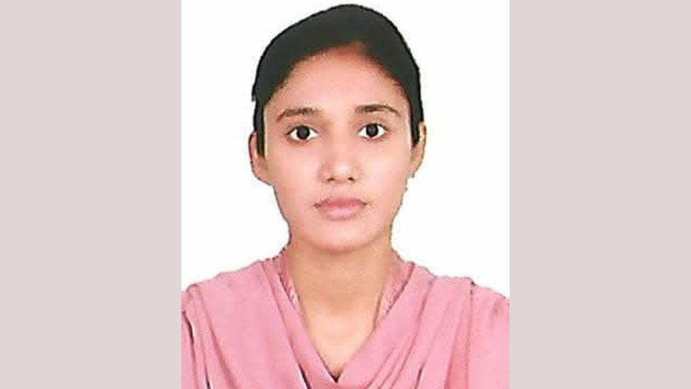 সামান্য ভুলে স্বপ্ন ভঙ্গ হতে চলেছে মীমের